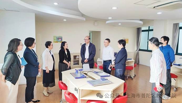 普陀区委常委、宣传部部长刘东昌带队走访普陀区中小学心理健康教育中心